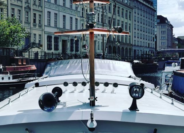 Fast wie neu! 😊⚓
.
.
.
.
#misschoi #boatcats #boatcatsberlin #spree #boatrental #bootmieten #eventboot #eventboat #boot #boote #boat #boats #katamaran #catamaran #berlin