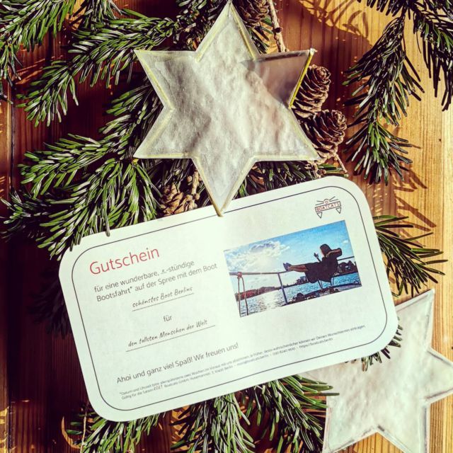 Brauchst du noch ein Weihnachtsgeschenk? Jetzt, wo alle Läden zu sind? 20 % Weihnachtsrabatt auf die regulären Preise bis Heiligabend! 😊 🌲
https://boatcats.berlin -  link in bio! 😊 
. 
.
.
.
#supportlocalbusiness #supportsmallbusiness #boatcats #boatcatsberlin #bootsverleih #gutschein #geschenkideen #geschenkgutschein #spree #weihnachten #weihnachtsgeschenke #supportlocal