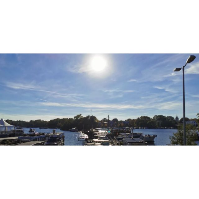 Ab auf's Wasser mit euch, das sind die allerletzten warmen Tage in Berlin! Wir geben euch 15% Off-Season-Rabatt als zusätzliche Motivation. ☺️
.
.
.
.
#boatcats #boatcatsberlin #spree #boatrental #bootmieten #eventboot #eventboat #boot #boote #boat #boats #katamaran #catamaran #berlin #hopper #misschoi #ianfraser #thegreatsurrender
#berlinbyboat #berlinspree #berlininstagram #boatsofinstagram #ig_berlin #travelberlin #berlinbreeze #berlinsummer #boatday #boatlife